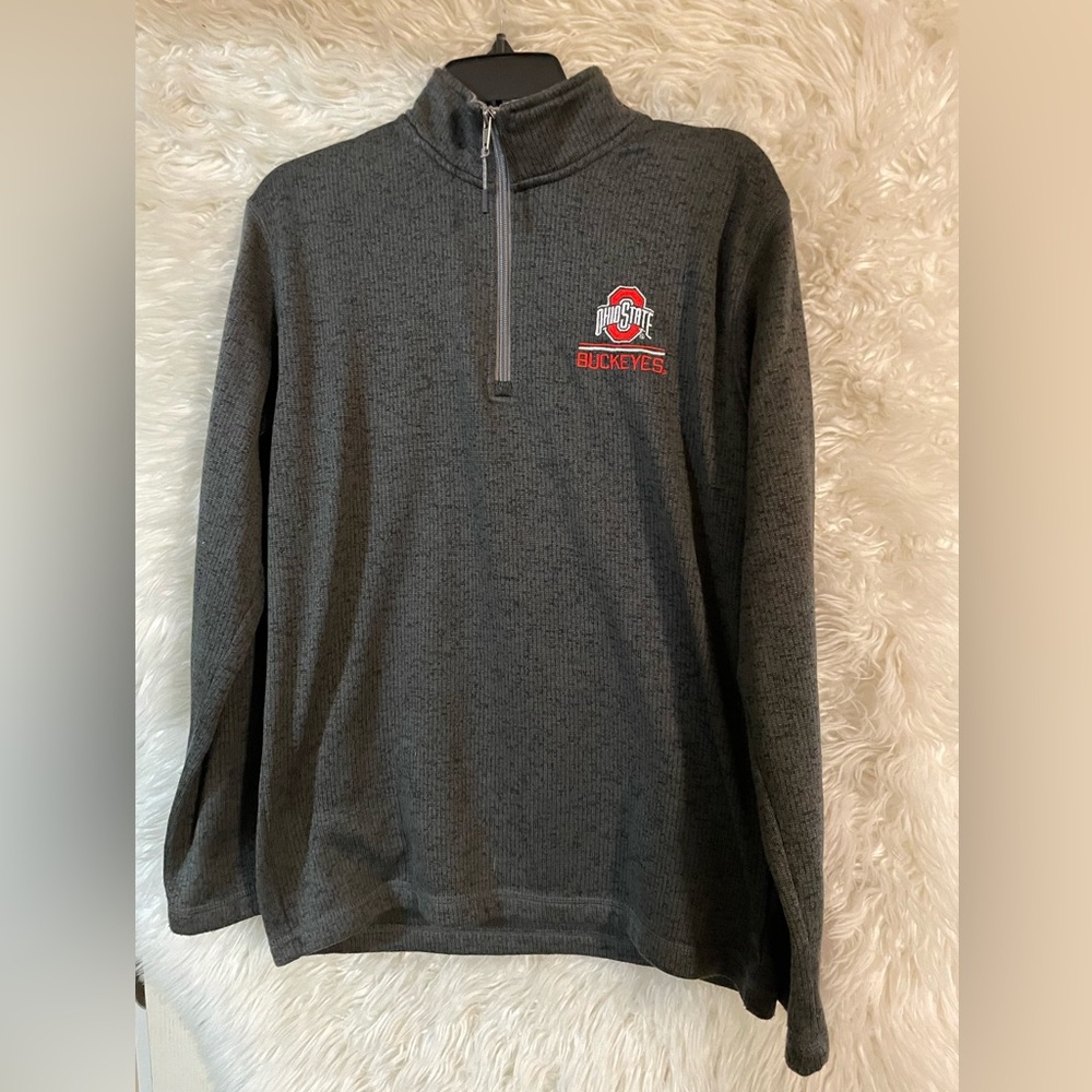 Ohio State Buckeyes Pro Edge Men’s Long Sleeve 1/4 Zip Grey Pullover. Size Med.